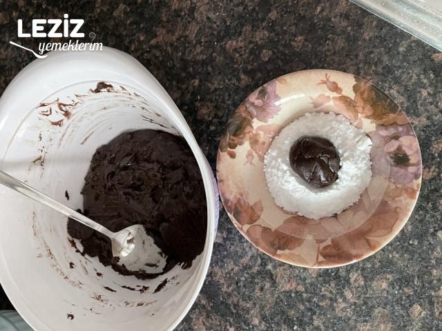 Kakaolu Çatlak Kurabiye (Browni Tadında)