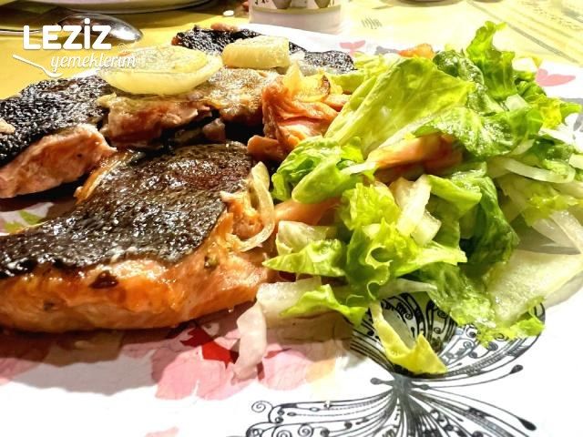 Fırında Soslu Somon Balığı