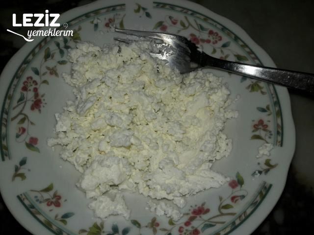 Peynirli Gözleme Nasıl Yapılır