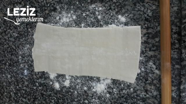 Simit Tadında Milföy Börek