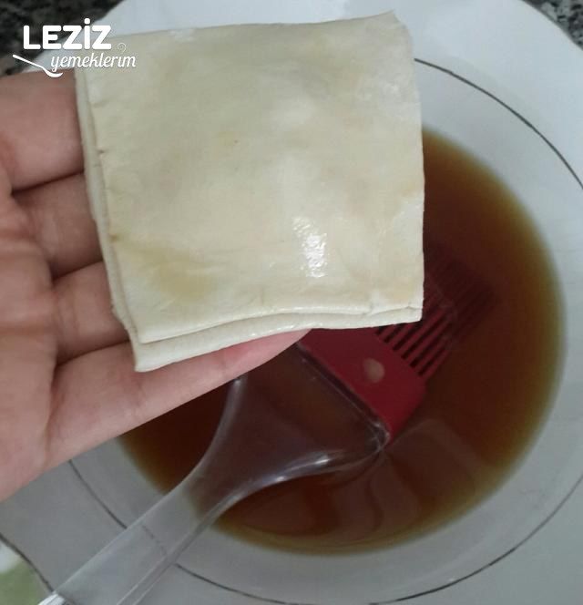 Simit Tadında Milföy Börek