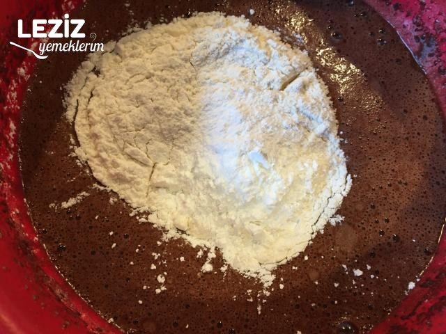 Büyük Borcamda Tam Kıvamında Islak Kek