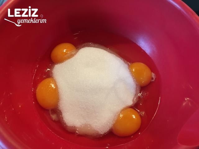 Büyük Borcamda Tam Kıvamında Islak Kek