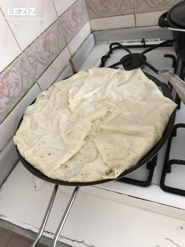 Kolay Kıymalı Tava Böreği