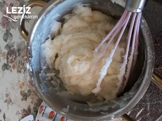 Kıbrıs Tatlısı (Yarım Saatte Hazır)