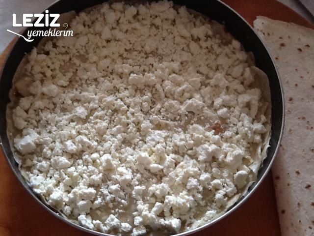 Kolay Peynirli Börek Tarifi