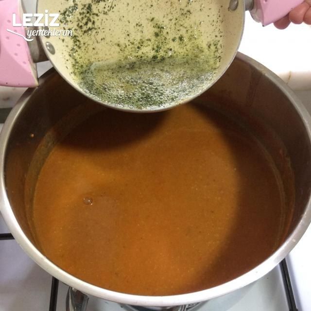 Kırmızı Mercimekli Ispanaklı Sebze Çorbası