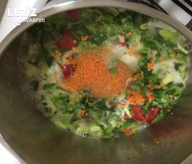 Kırmızı Mercimekli Ispanaklı Sebze Çorbası