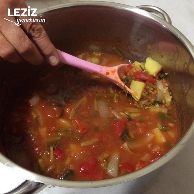 Kırmızı Mercimekli Ispanaklı Sebze Çorbası