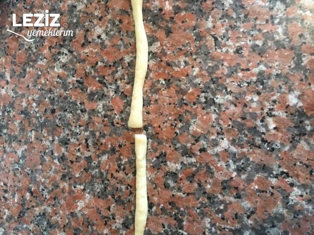 Tuzlu Kıyır Kıyır Kurabiye Tarifi