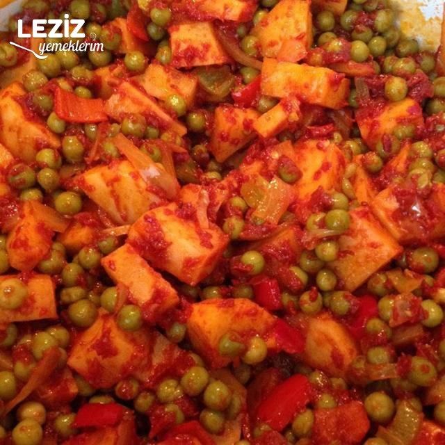 Köfteli Bezelye Yemeği