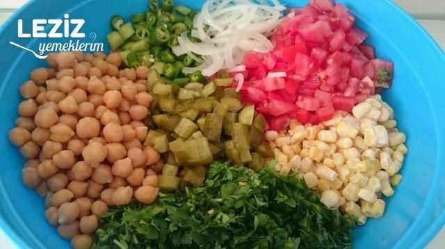 Nefis Nohut Salatası