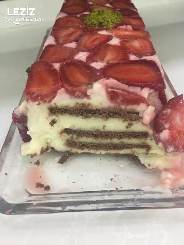 Baton Çilekli Sütlü Tatlı