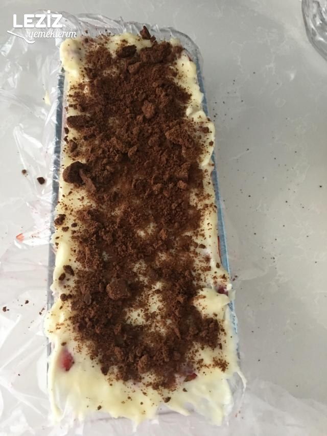 Baton Çilekli Sütlü Tatlı