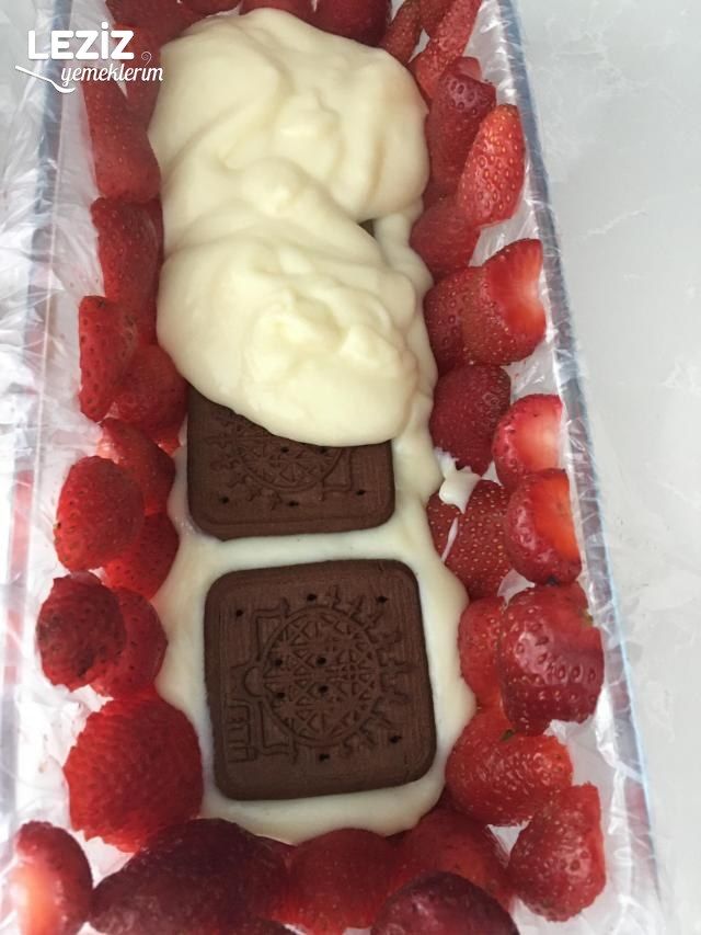 Baton Çilekli Sütlü Tatlı