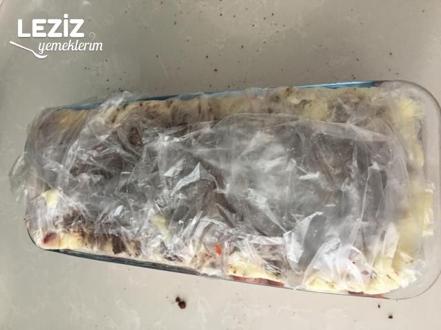 Baton Çilekli Sütlü Tatlı