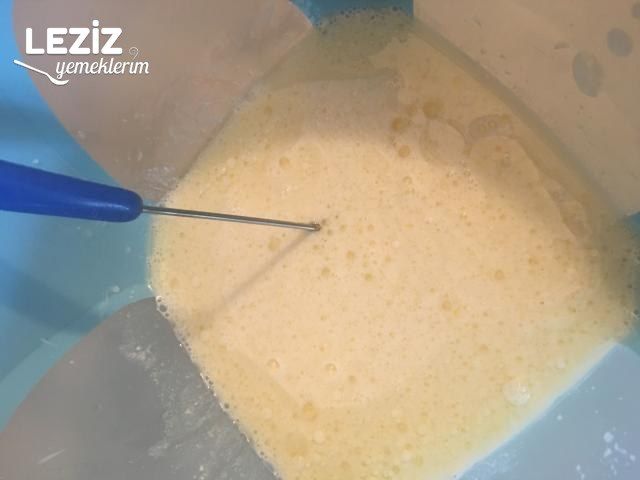 Nişastalı El Açması Kıymalı Börek