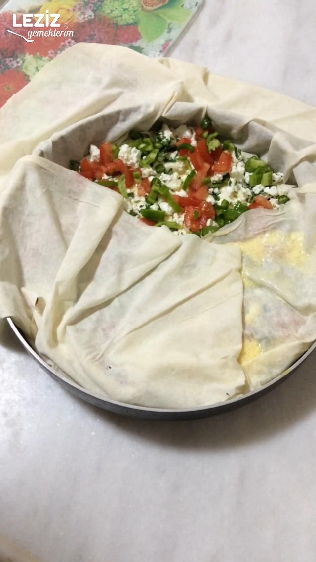 Pratik Peynirli Tava Böreği