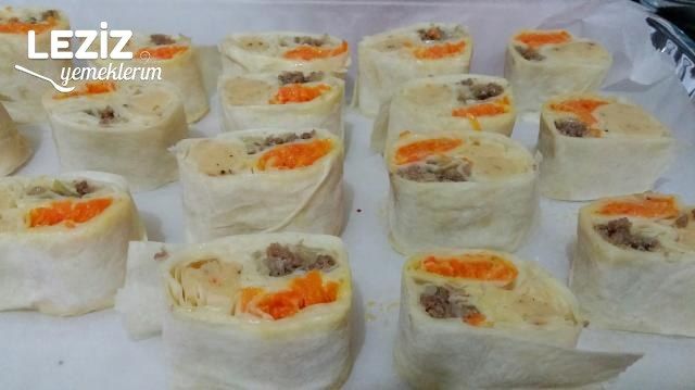 2 Adet Yufka İle Üç Renkli Börek