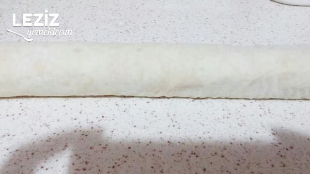 2 Adet Yufka İle Üç Renkli Börek