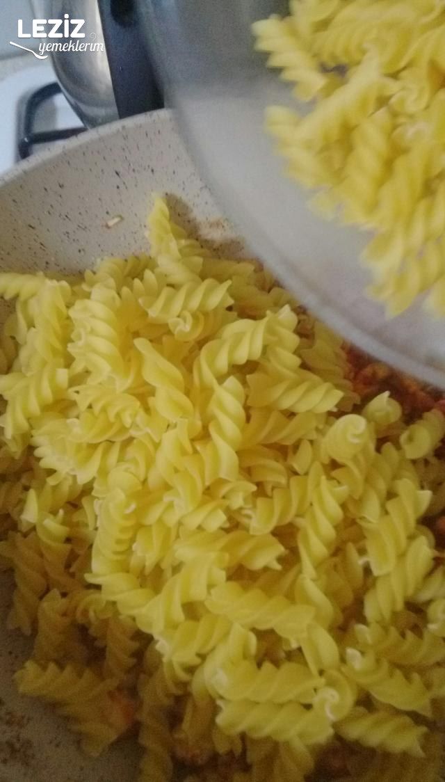 Tavuklu Makarna Nasıl Yapılır?