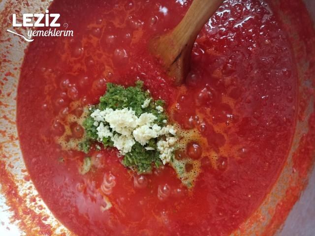 Pizzada Makarnada Kahvaltıda Kullanılan Ezme Domates Sosu