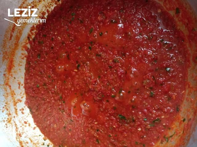 Pizzada Makarnada Kahvaltıda Kullanılan Ezme Domates Sosu