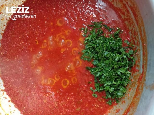 Pizzada Makarnada Kahvaltıda Kullanılan Ezme Domates Sosu