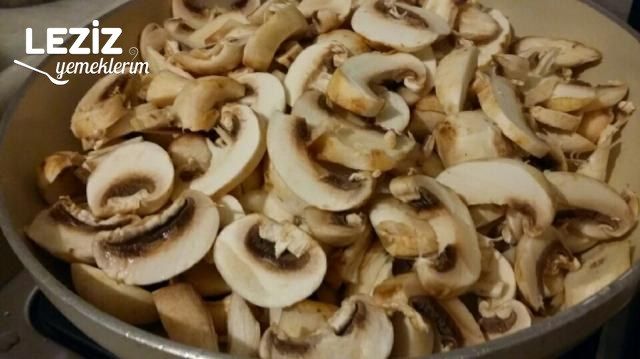 Yoğurtlu Cevizli Mantar Salatası