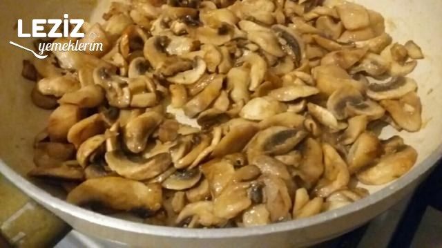 Yoğurtlu Cevizli Mantar Salatası