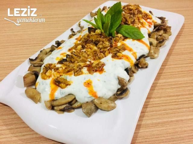 Yoğurtlu Cevizli Mantar Salatası