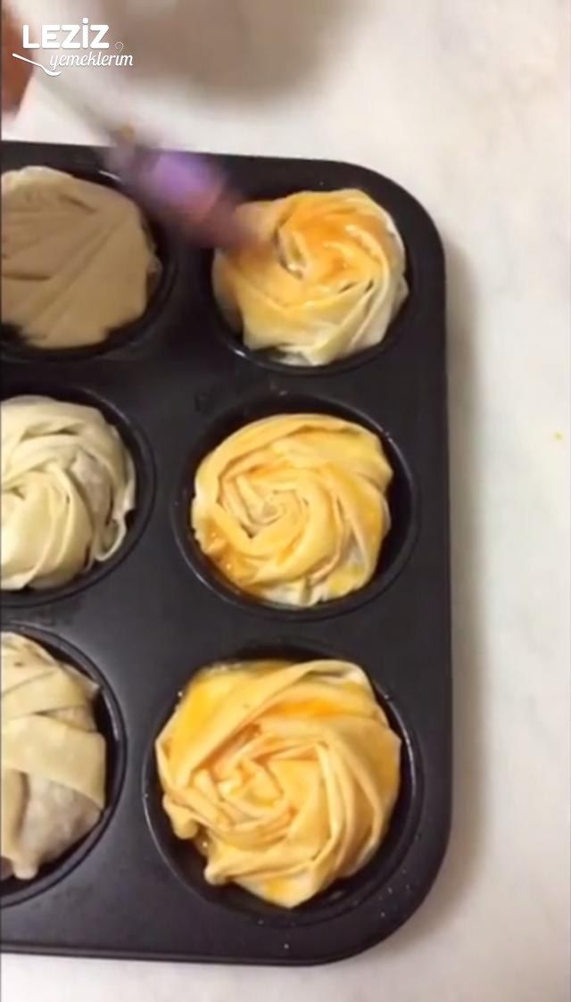 Yeşil Mercimekli Gül Böreği