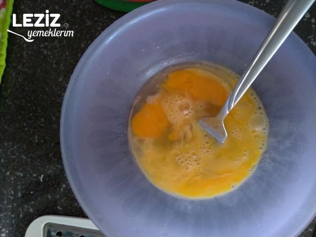 Kaşarlı Maydanozlu Dereotlu Omlet