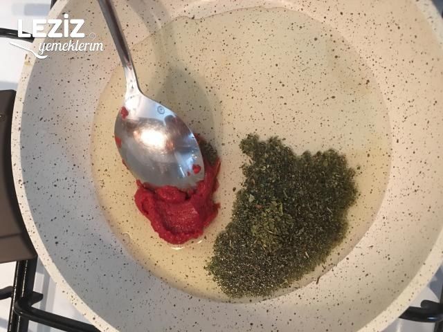 Yoğurt Soslu Mercimek Çorbası