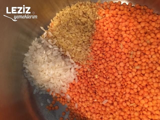 Yoğurt Soslu Mercimek Çorbası