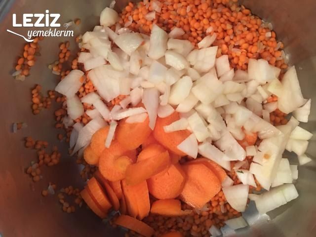 Yoğurt Soslu Mercimek Çorbası