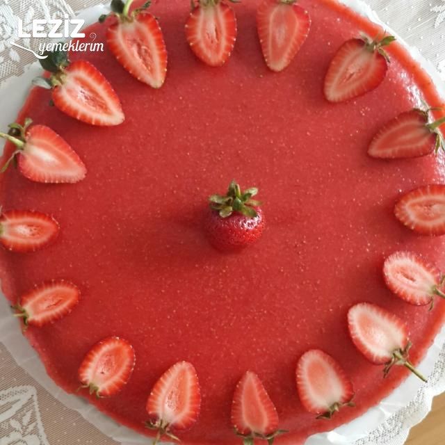 Nefis Çilekli Cheesecake