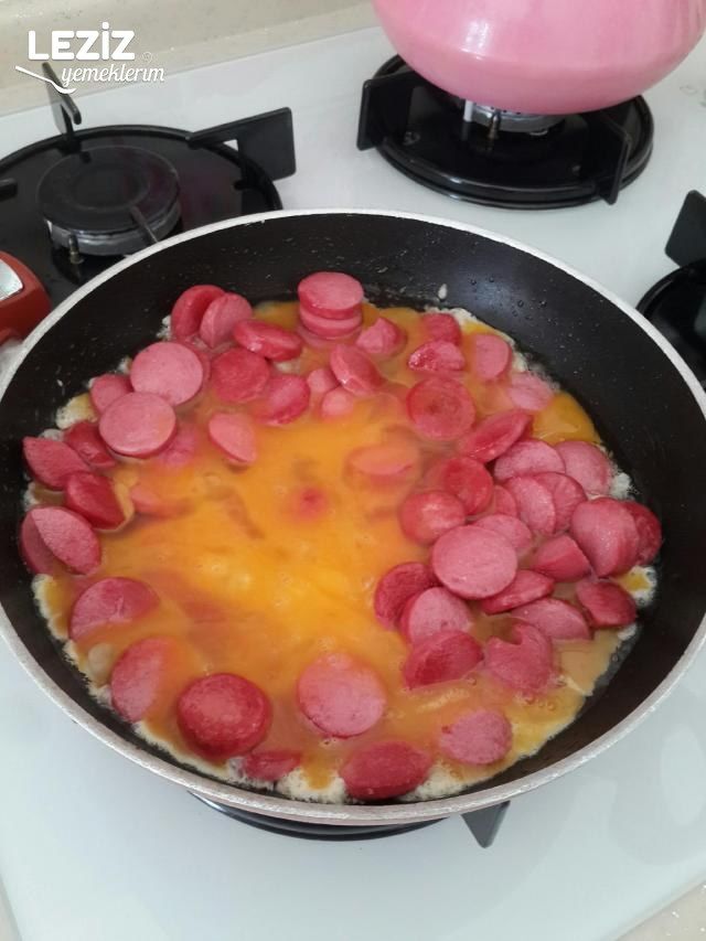 Yumurtalı Sosis Kavurma
