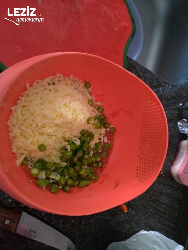 Tavada Kolay Pizza Börek