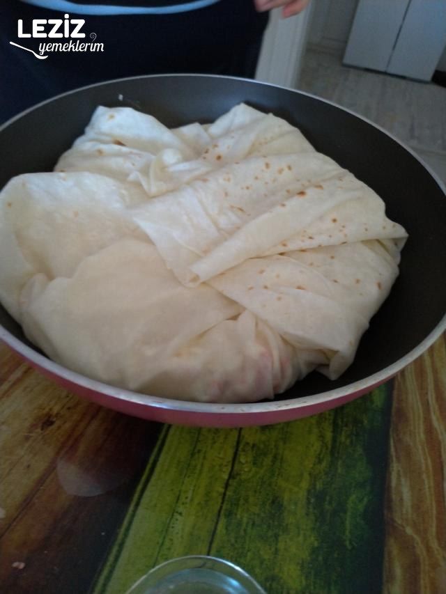 Tavada Kolay Pizza Börek