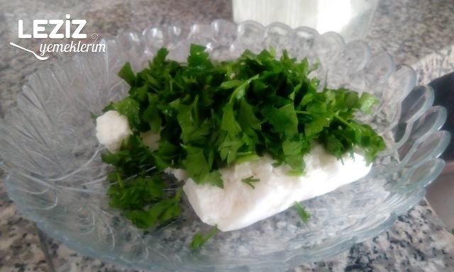 Pratik Peynirli Çıtır Börek