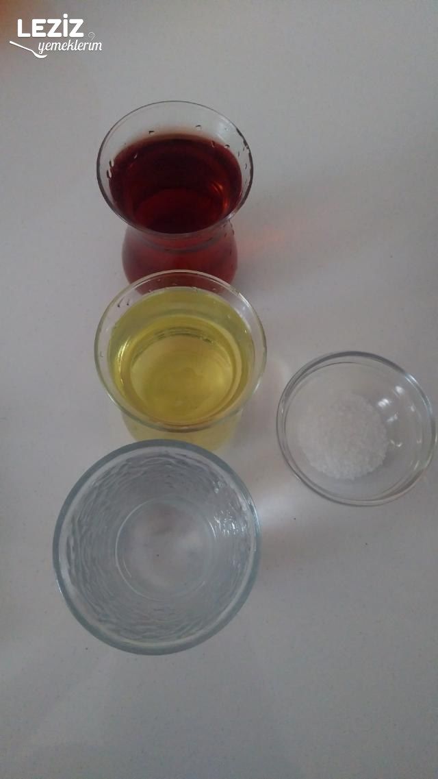 Kırmızı Biber Turşusu