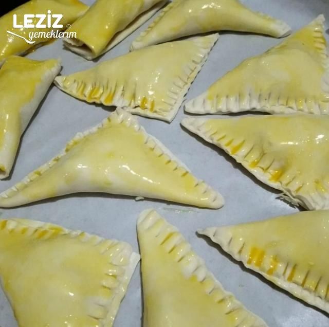 Tavuklu Milföy Böreği Tarifi