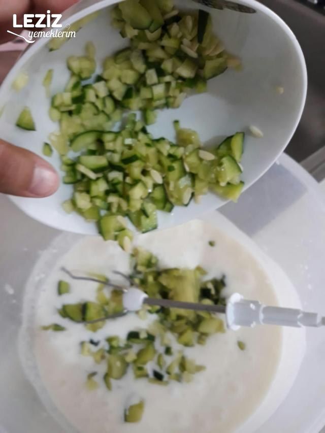 Cacık (Sarımsaklı)