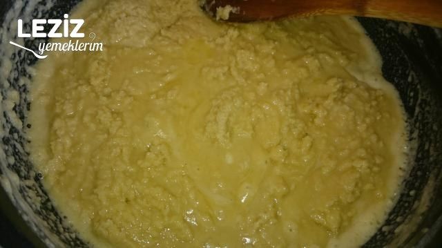 Yumurtalı Un Helvası