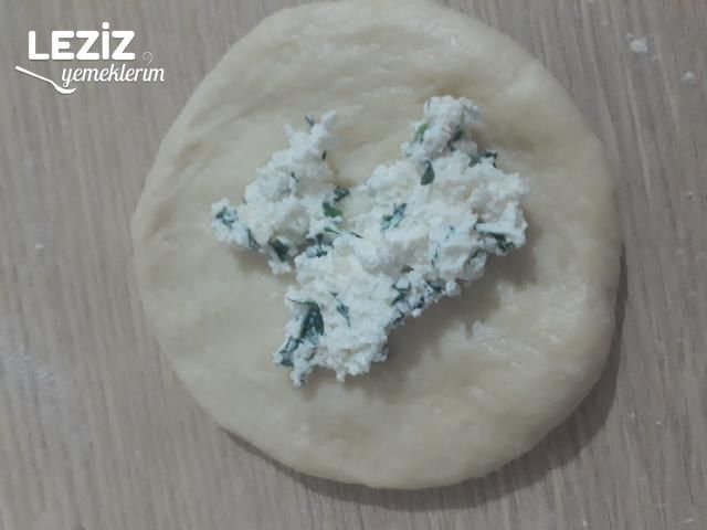 Peynirli Ve Sade Pamuk Poğaça
