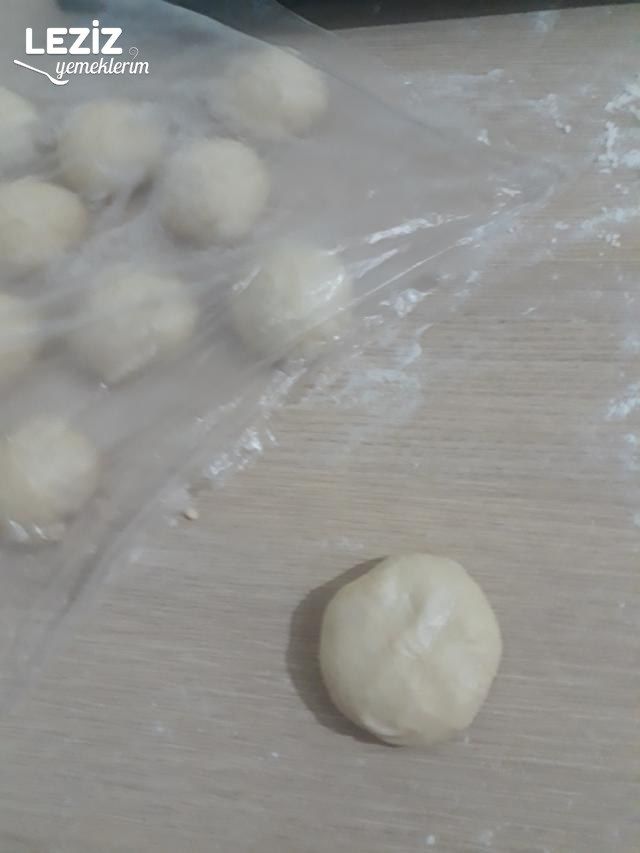 Peynirli Ve Sade Pamuk Poğaça