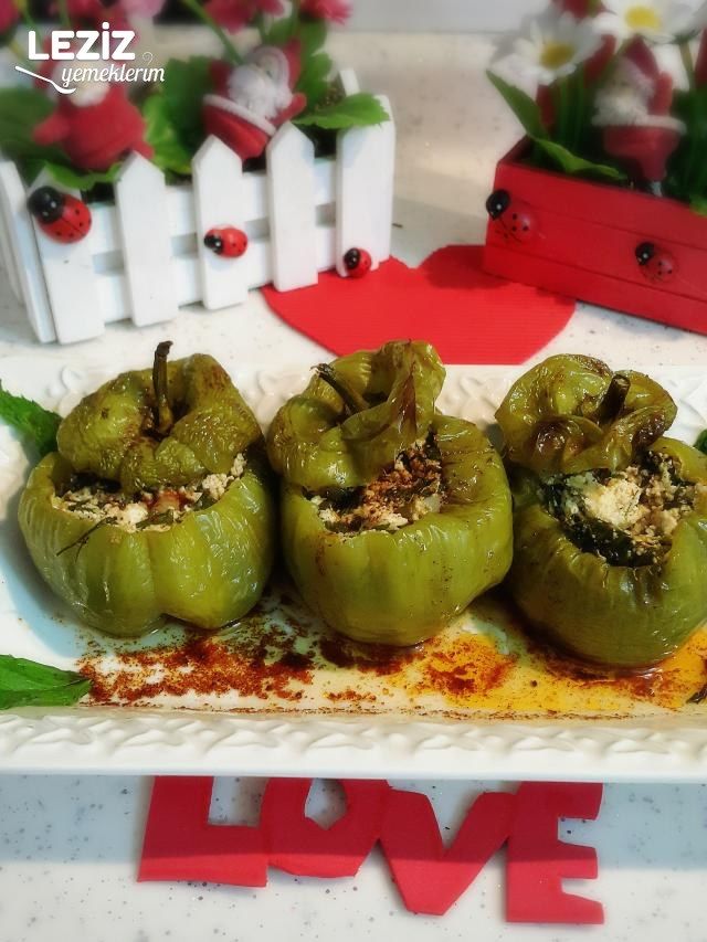 Lorlu Peynirli Biber Dolması