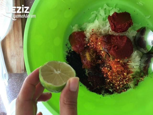 Urfa Usulü Acı Ezme