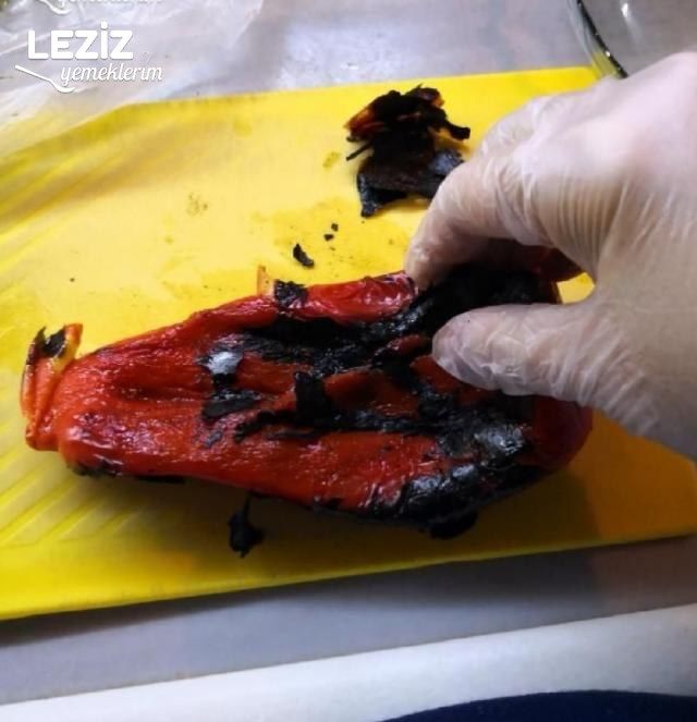 Yoğurtlu Köz Biber Salatası